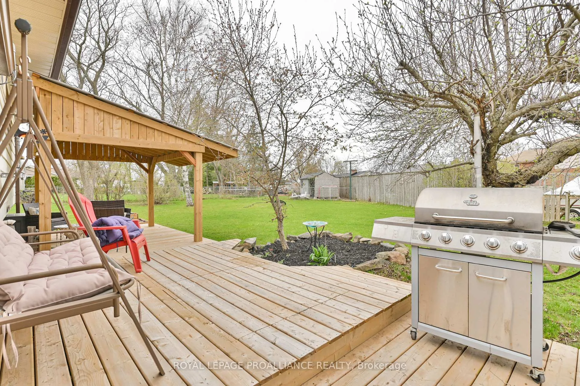 Photo 27 of 16 Thurlow Drive, Belleville, Belleville Ward — HOMEH