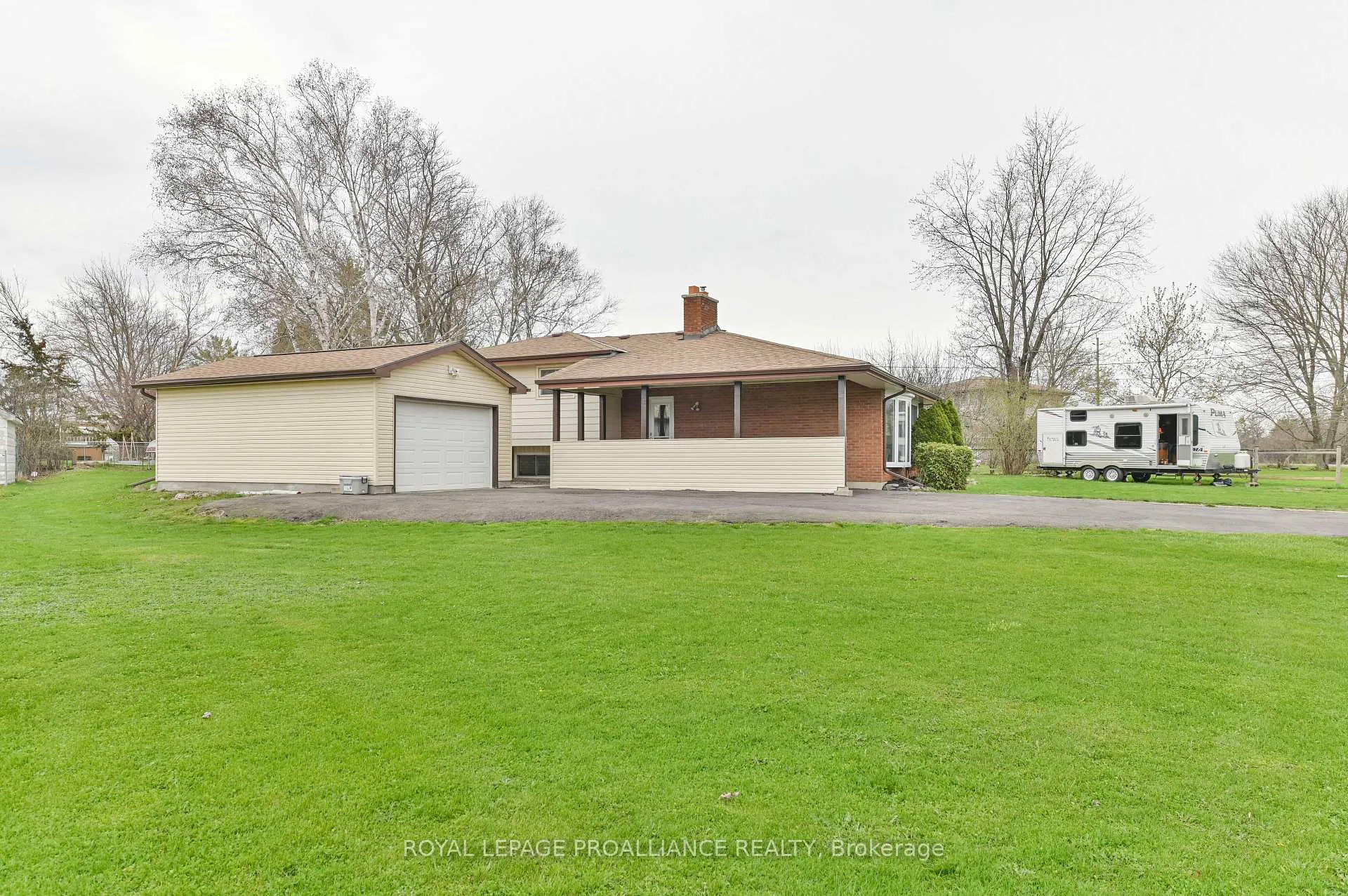 Photo 38 of 16 Thurlow Drive, Belleville, Belleville Ward — HOMEH