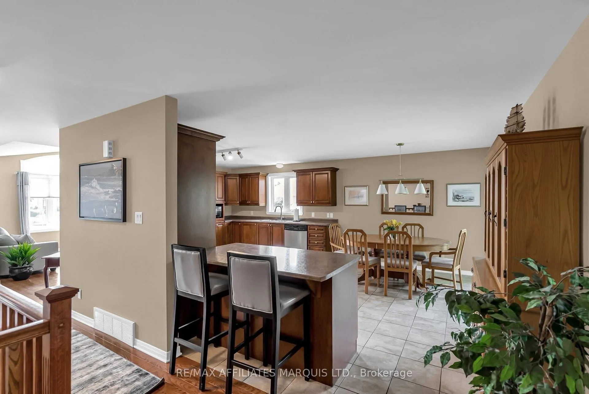 Photo 7 of 1282 Daprat Avenue, Cornwall — HOMEH