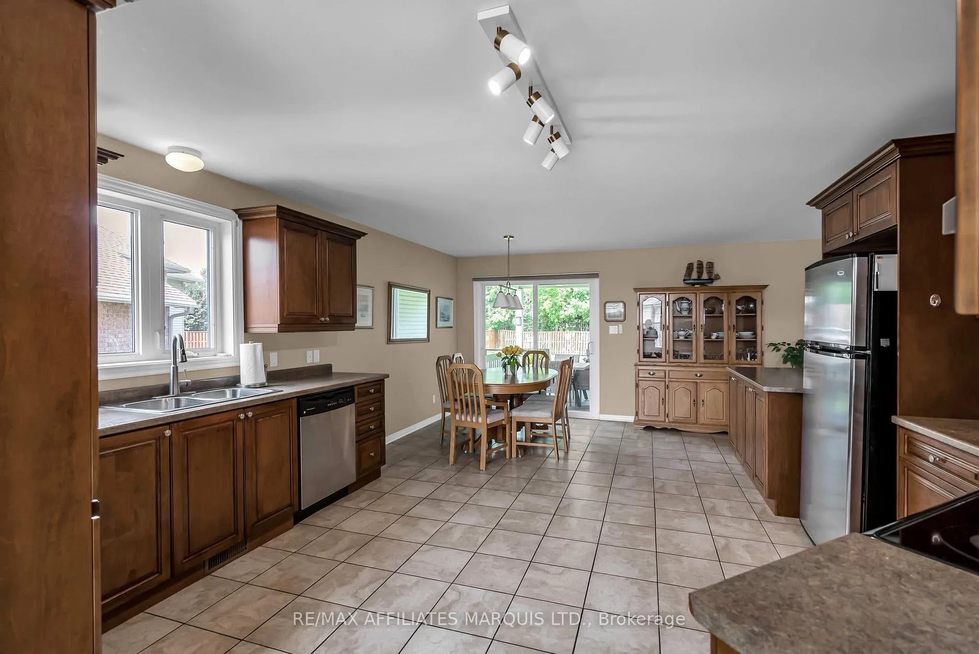 Photo 10 of 1282 Daprat Avenue, Cornwall — HOMEH