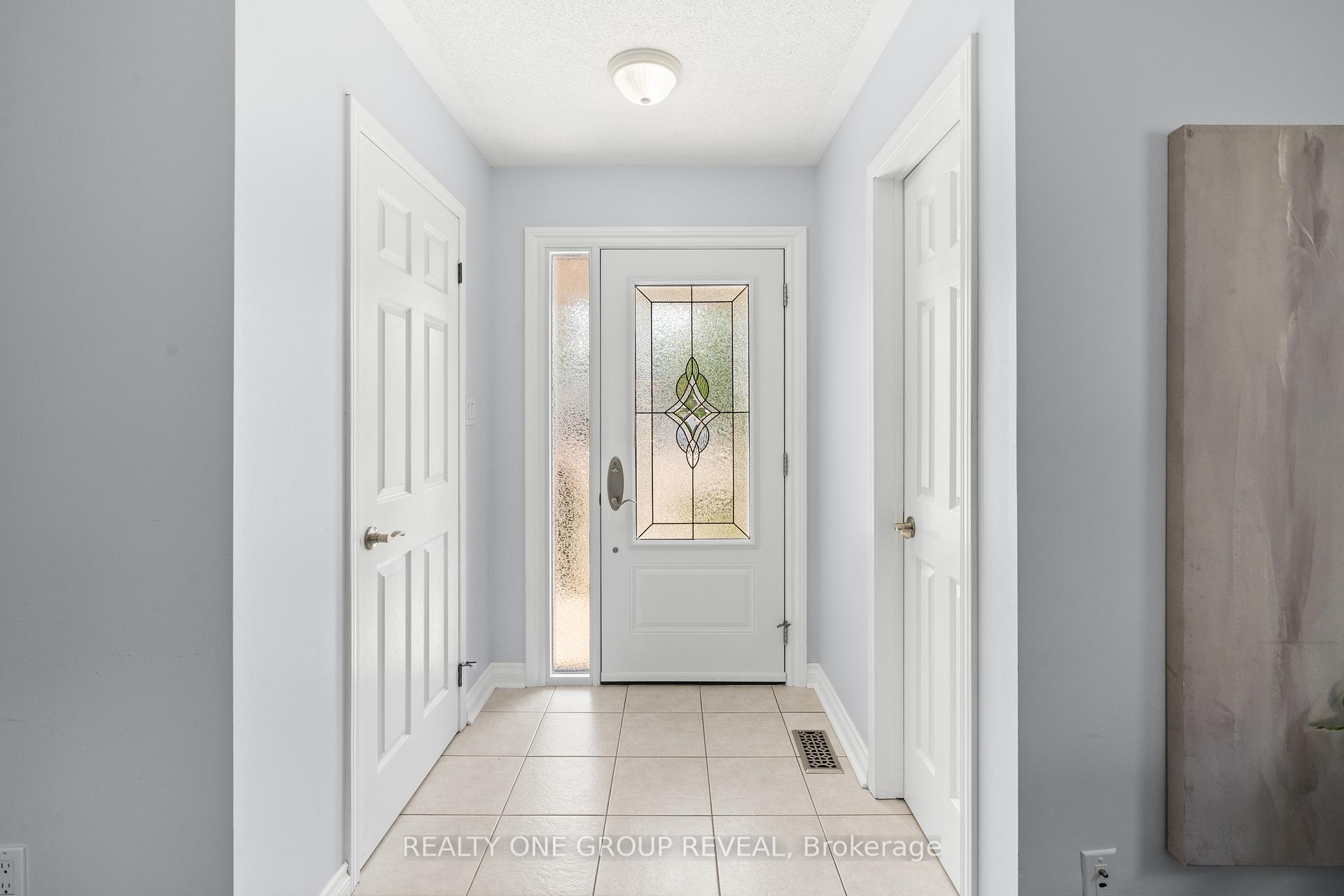 Photo 2 of 49 Hammond Street, Clarington, Bowmanville — HOMEH