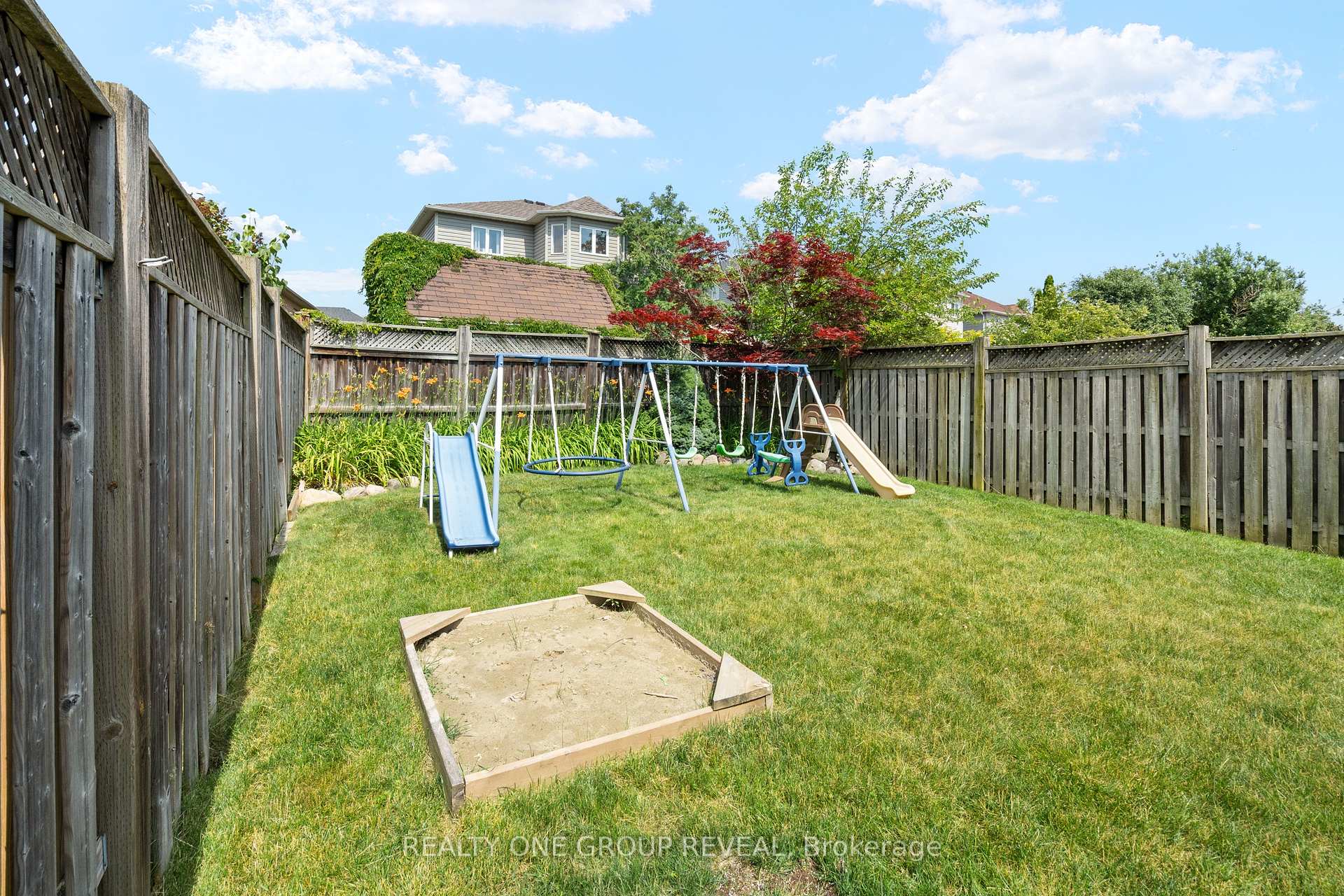 Photo 16 of 49 Hammond Street, Clarington, Bowmanville — HOMEH