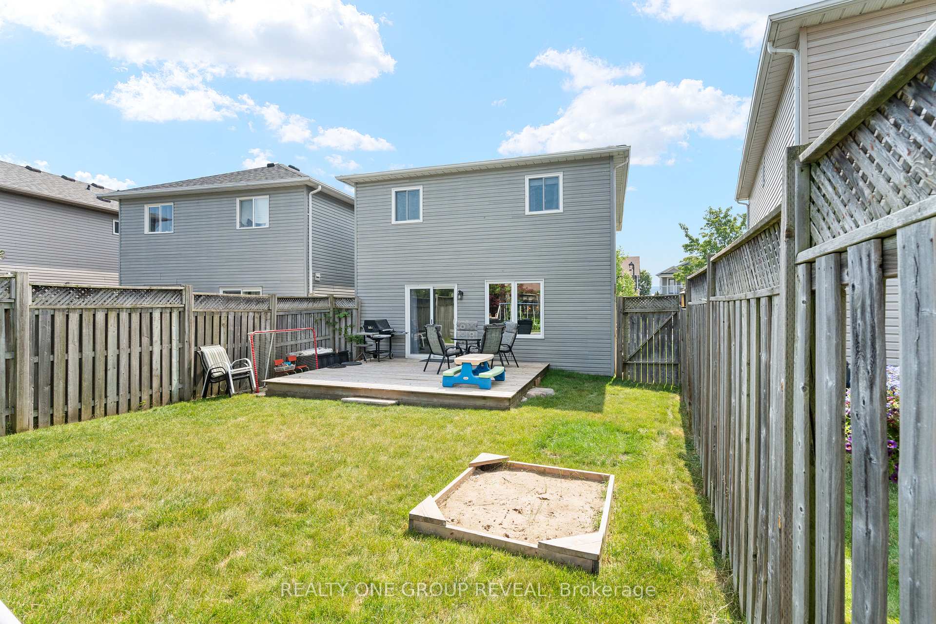 Photo 17 of 49 Hammond Street, Clarington, Bowmanville — HOMEH
