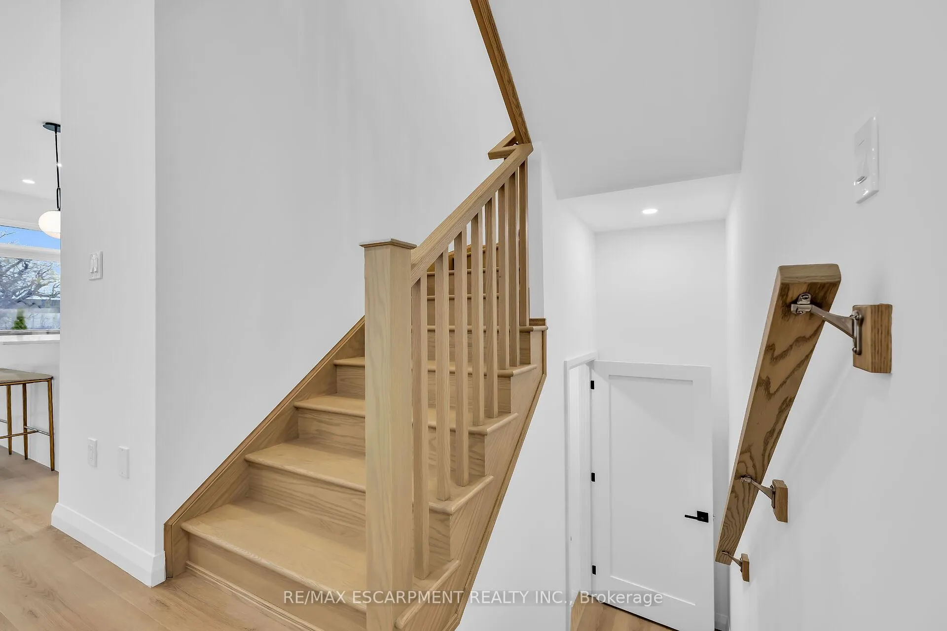 Photo 4 of 31 Kingfisher Drive, Hamilton, Jerome — HOMEH