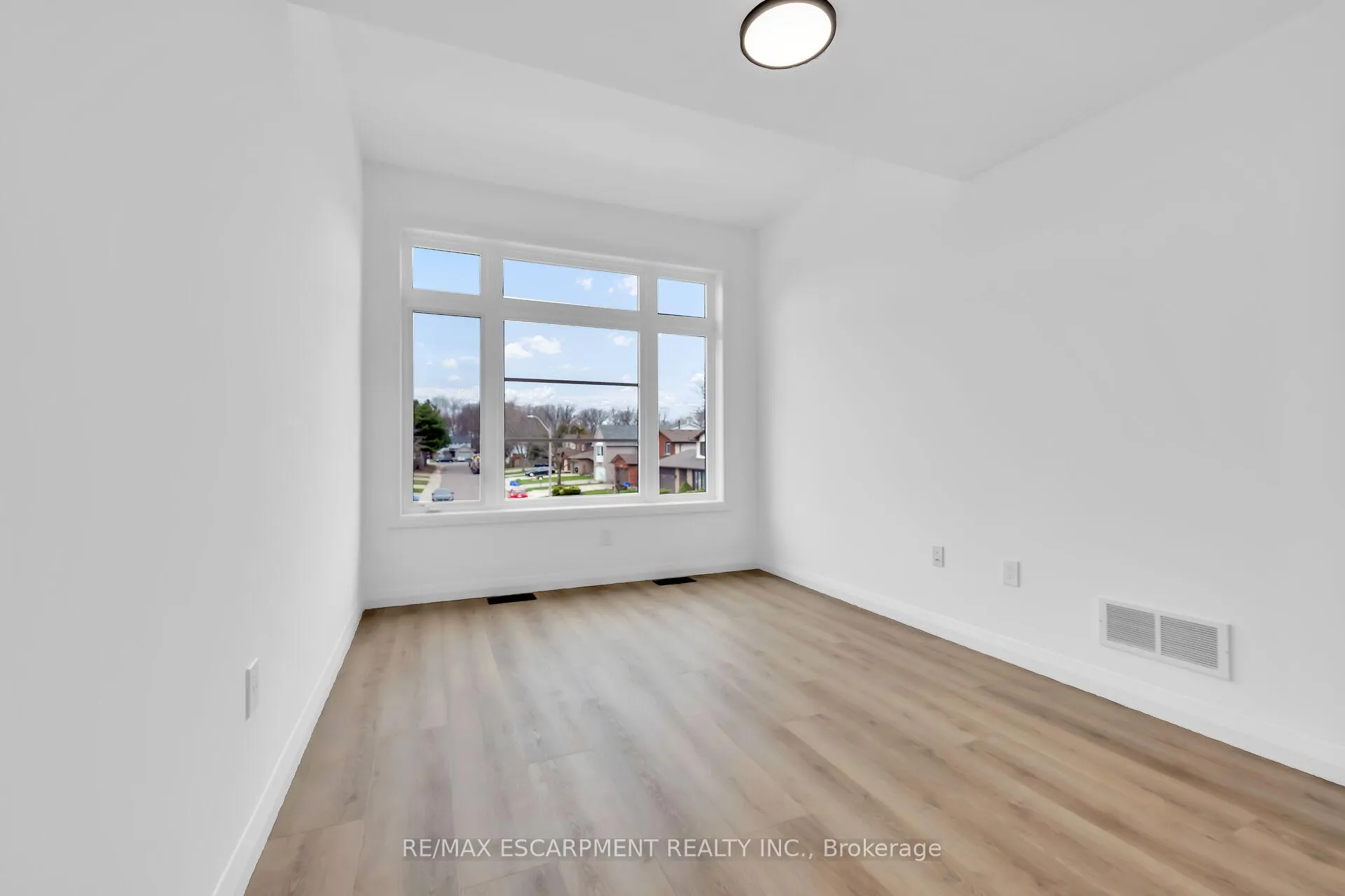 Photo 43 of 31 Kingfisher Drive, Hamilton, Jerome — HOMEH