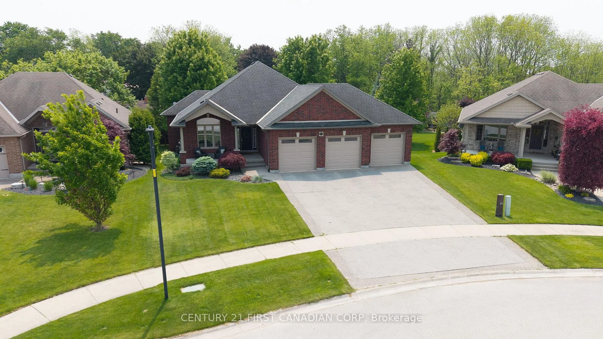 Photo 1 of 378 MacDonald Street, Strathroy-Caradoc, NE — HOMEH