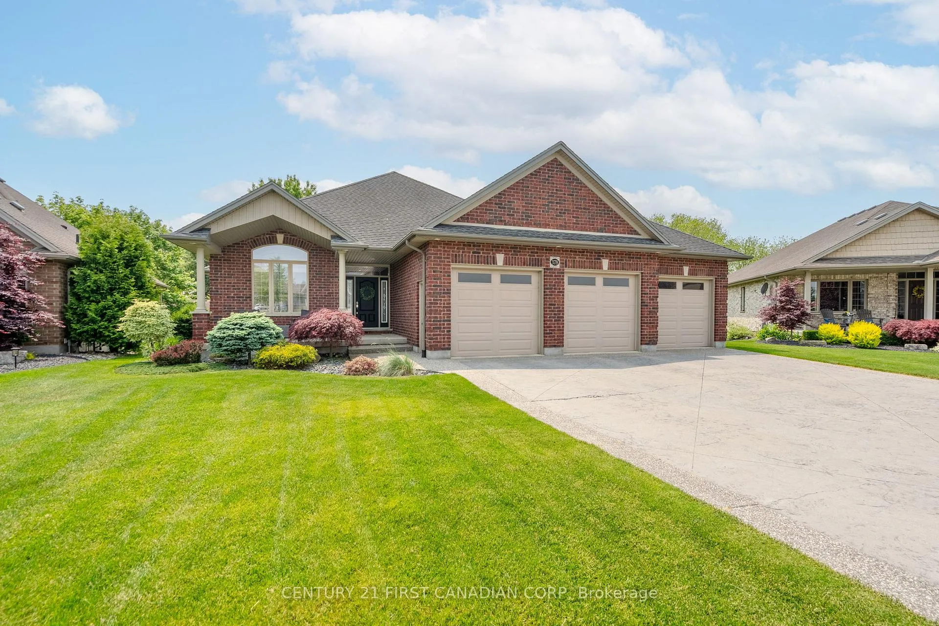 Photo 3 of 378 MacDonald Street, Strathroy-Caradoc, NE — HOMEH