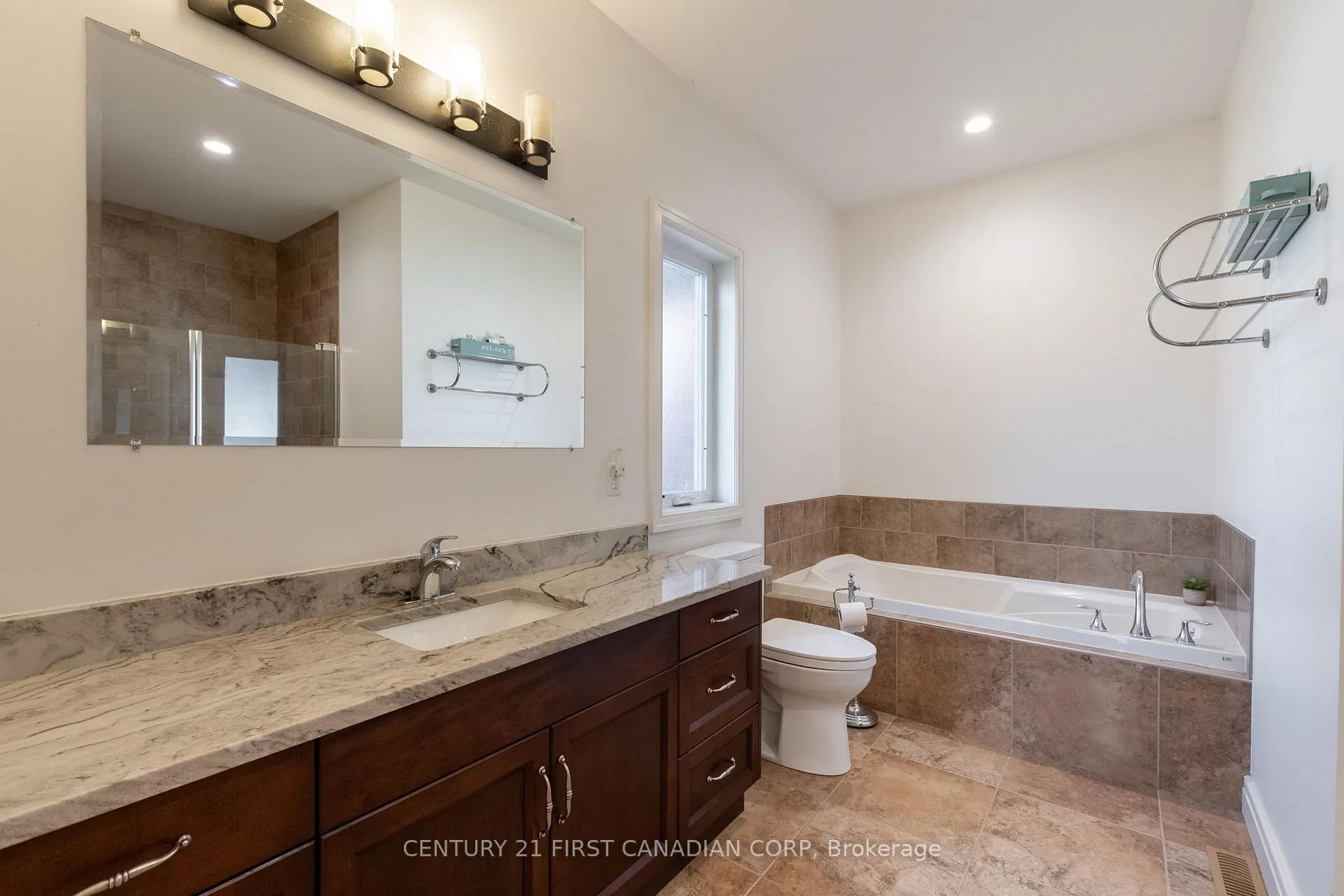 Photo 23 of 378 MacDonald Street, Strathroy-Caradoc, NE — HOMEH