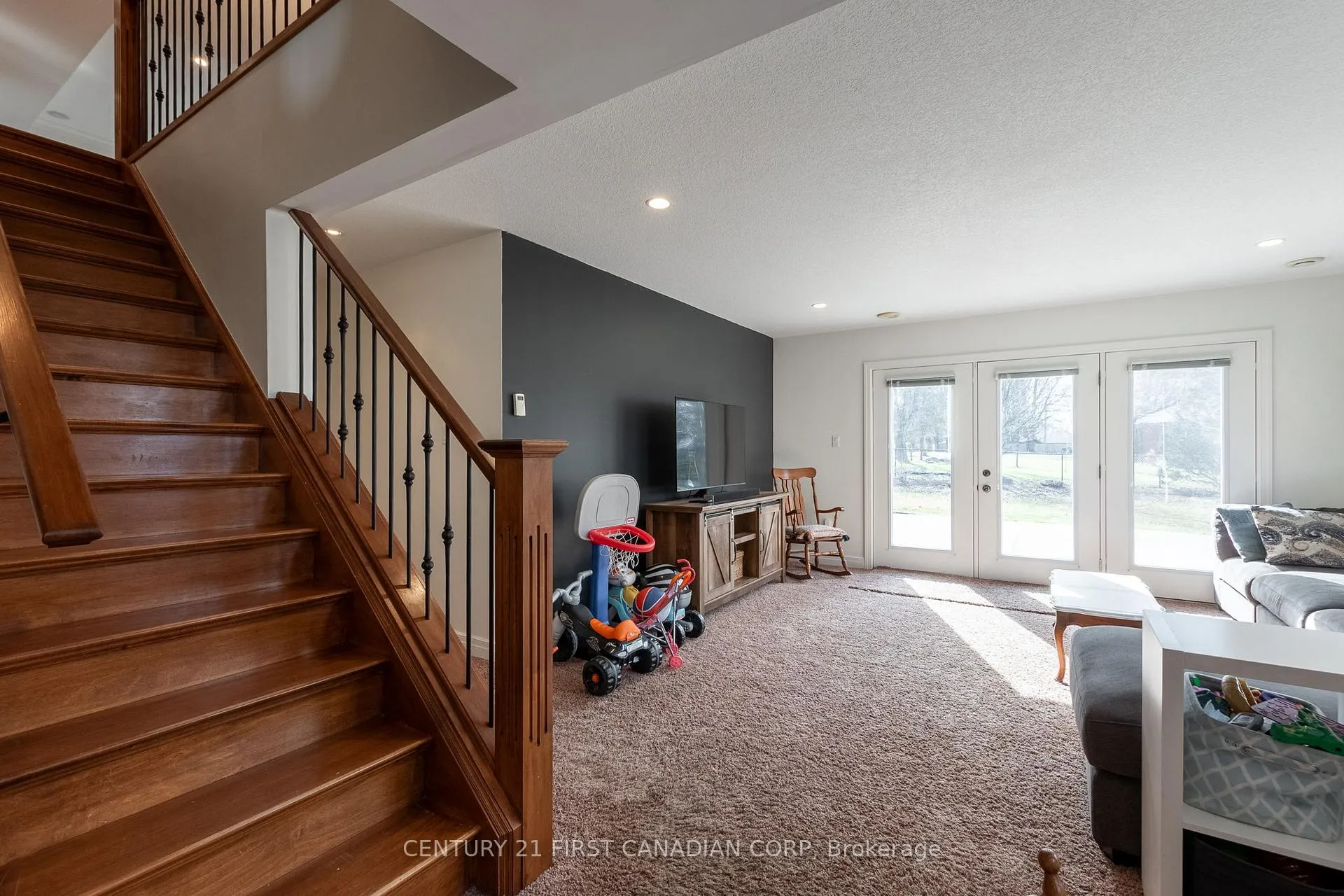 Photo 25 of 378 MacDonald Street, Strathroy-Caradoc, NE — HOMEH