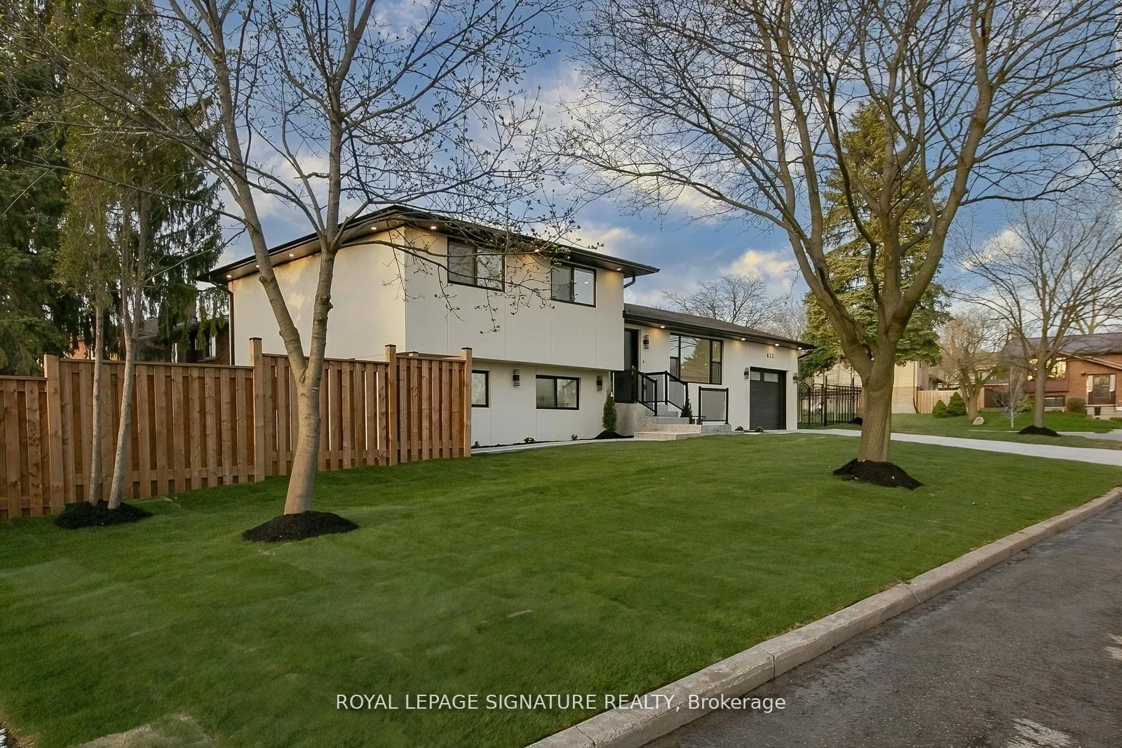 Photo 11 of 633 Green Meadow Crescent N, Waterloo, North Lakeshore — HOMEH