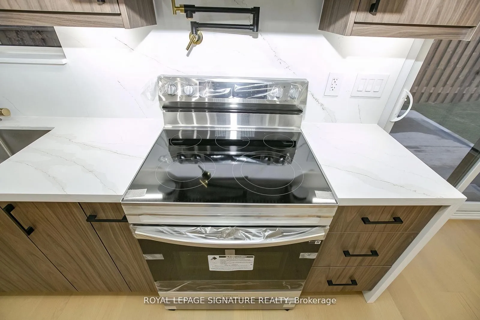 Photo 25 of 633 Green Meadow Crescent N, Waterloo, North Lakeshore — HOMEH