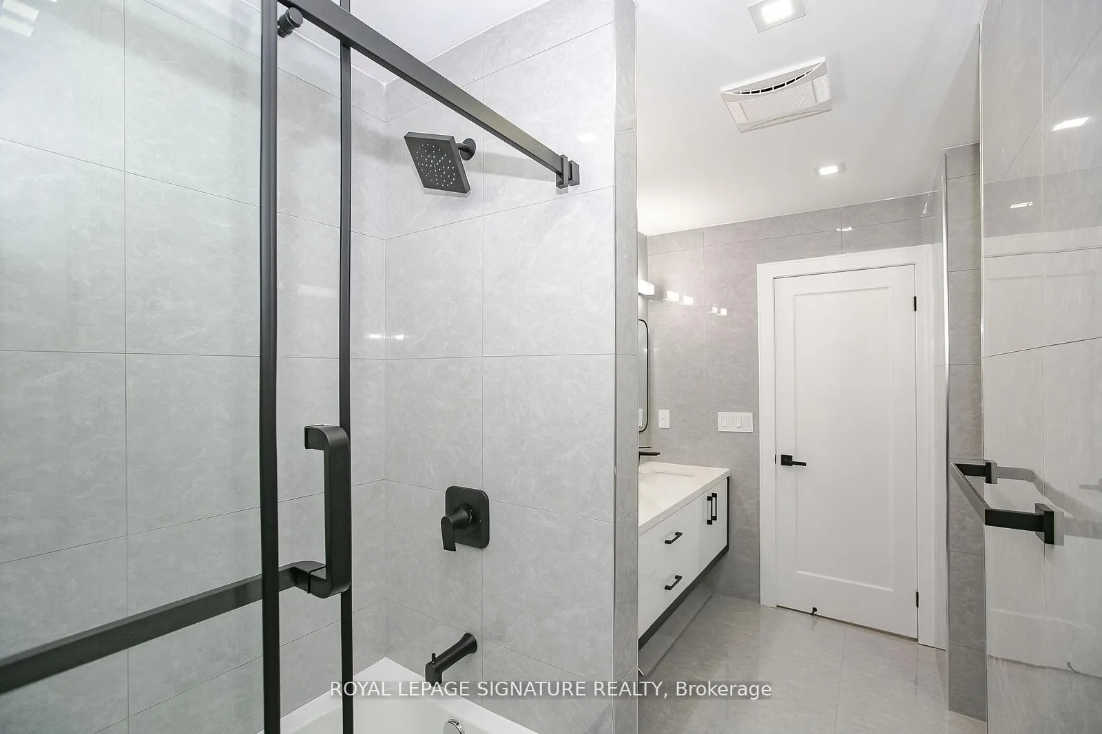 Photo 32 of 633 Green Meadow Crescent N, Waterloo, North Lakeshore — HOMEH