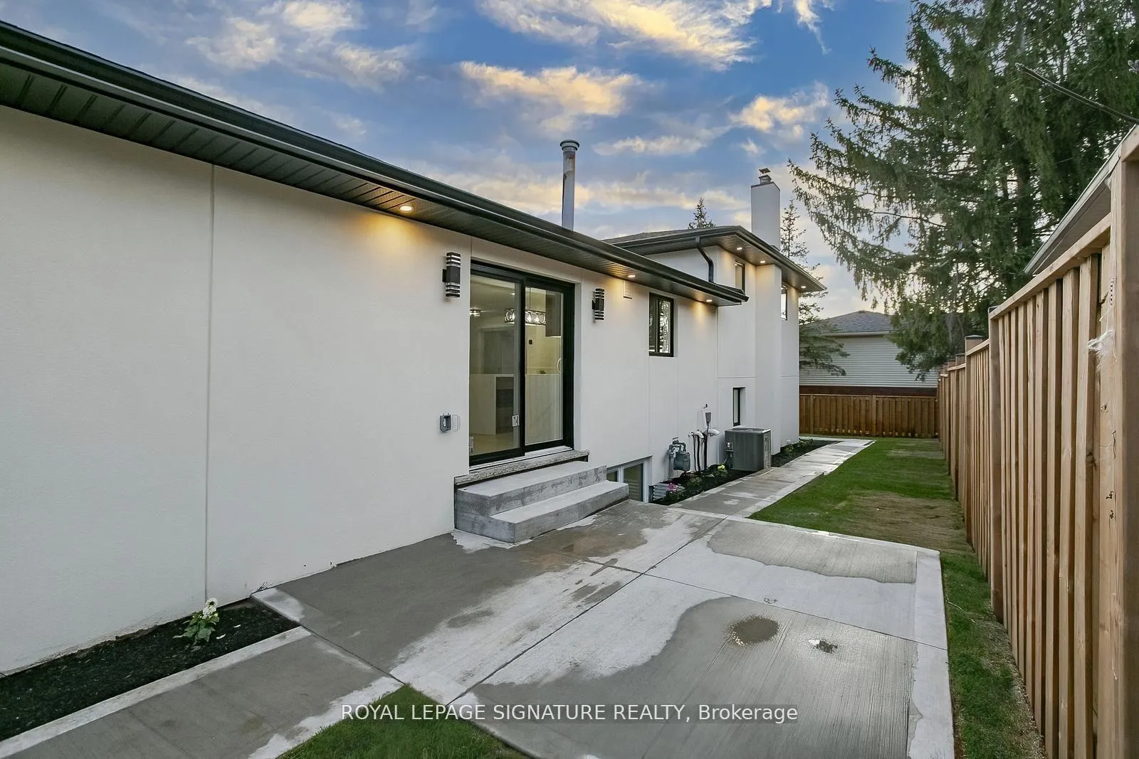 Photo 49 of 633 Green Meadow Crescent N, Waterloo, North Lakeshore — HOMEH