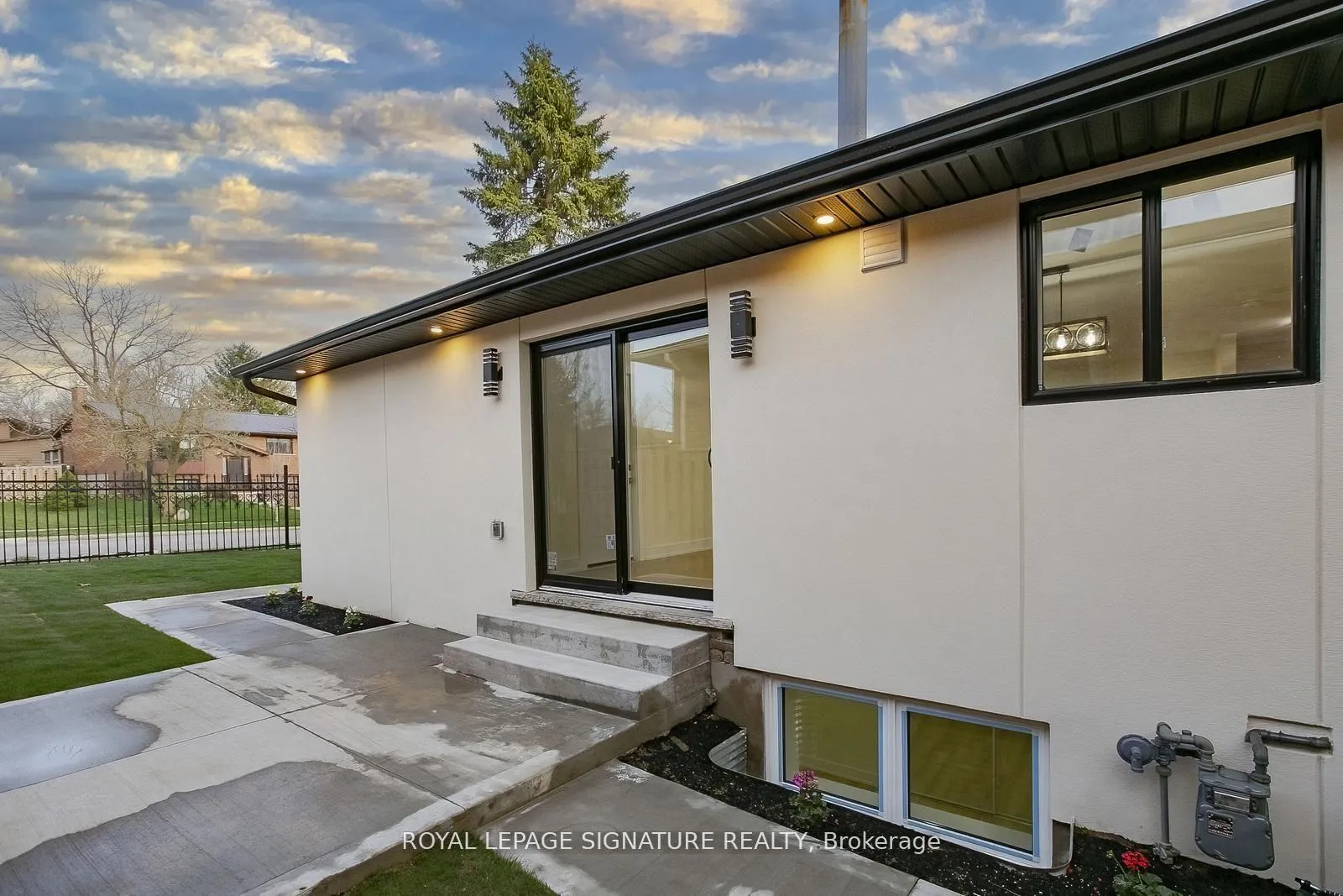 Photo 50 of 633 Green Meadow Crescent N, Waterloo, North Lakeshore — HOMEH