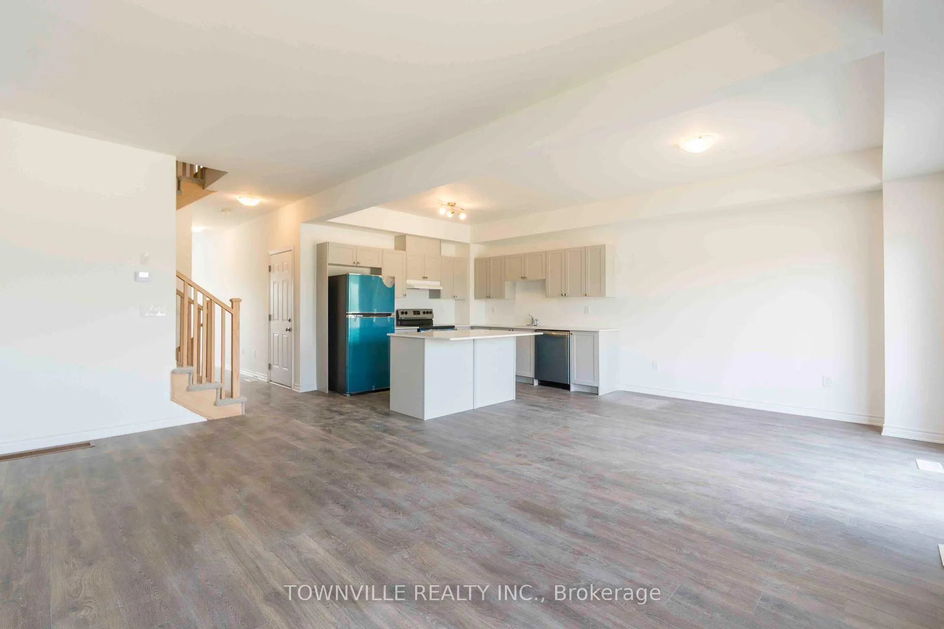 Photo 8 of 19 Glacier Crescent, Belleville, Belleville Ward — HOMEH