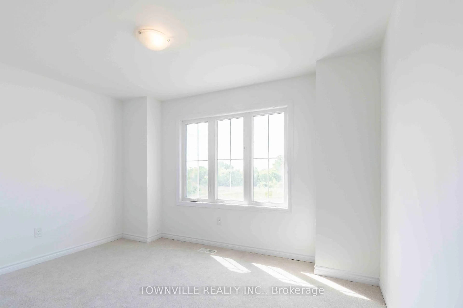Photo 25 of 19 Glacier Crescent, Belleville, Belleville Ward — HOMEH