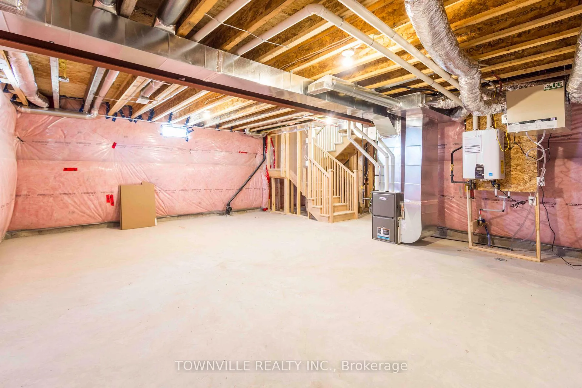 Photo 29 of 19 Glacier Crescent, Belleville, Belleville Ward — HOMEH