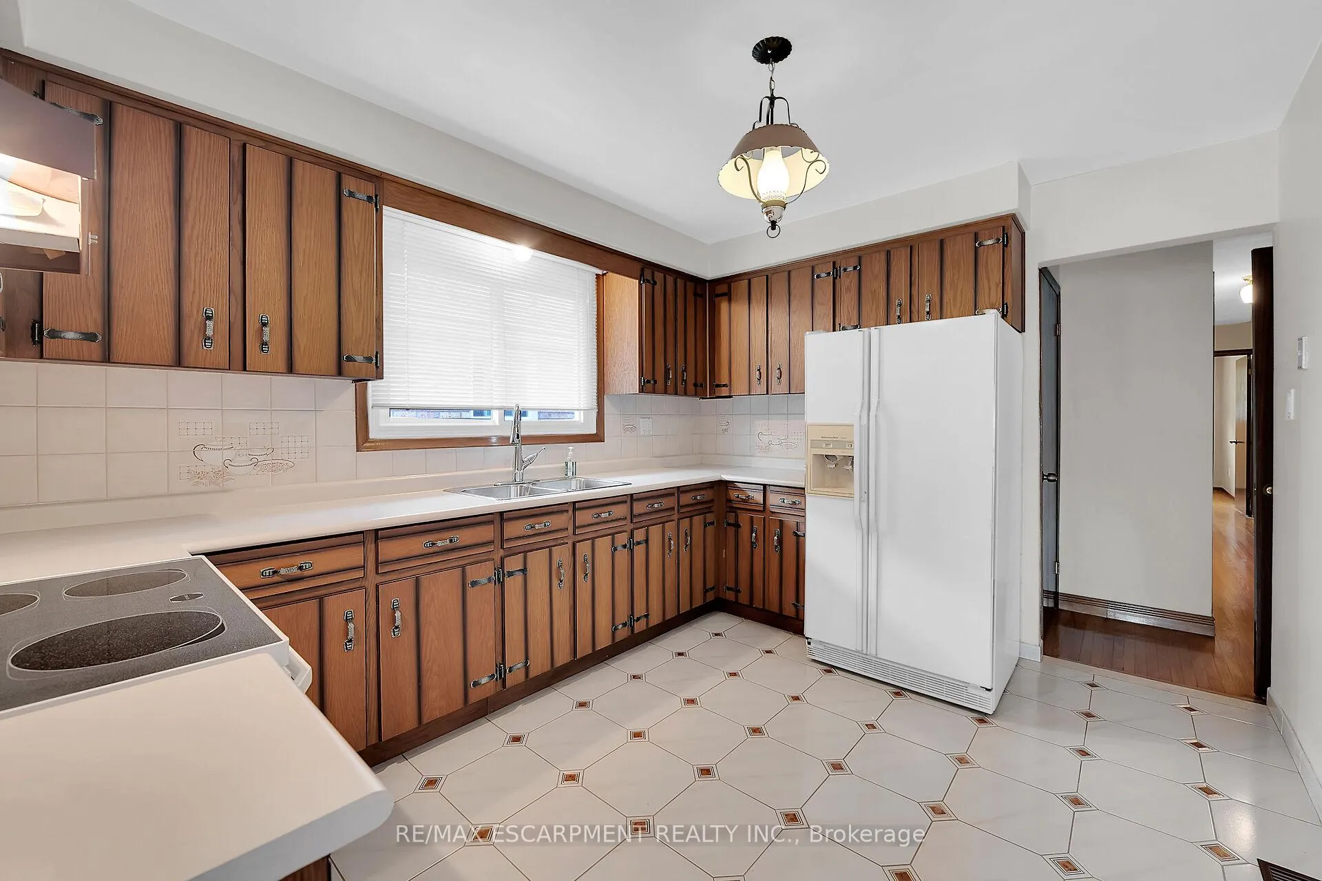 Photo 6 of 231 Green Road, Hamilton, Stoney Creek — HOMEH