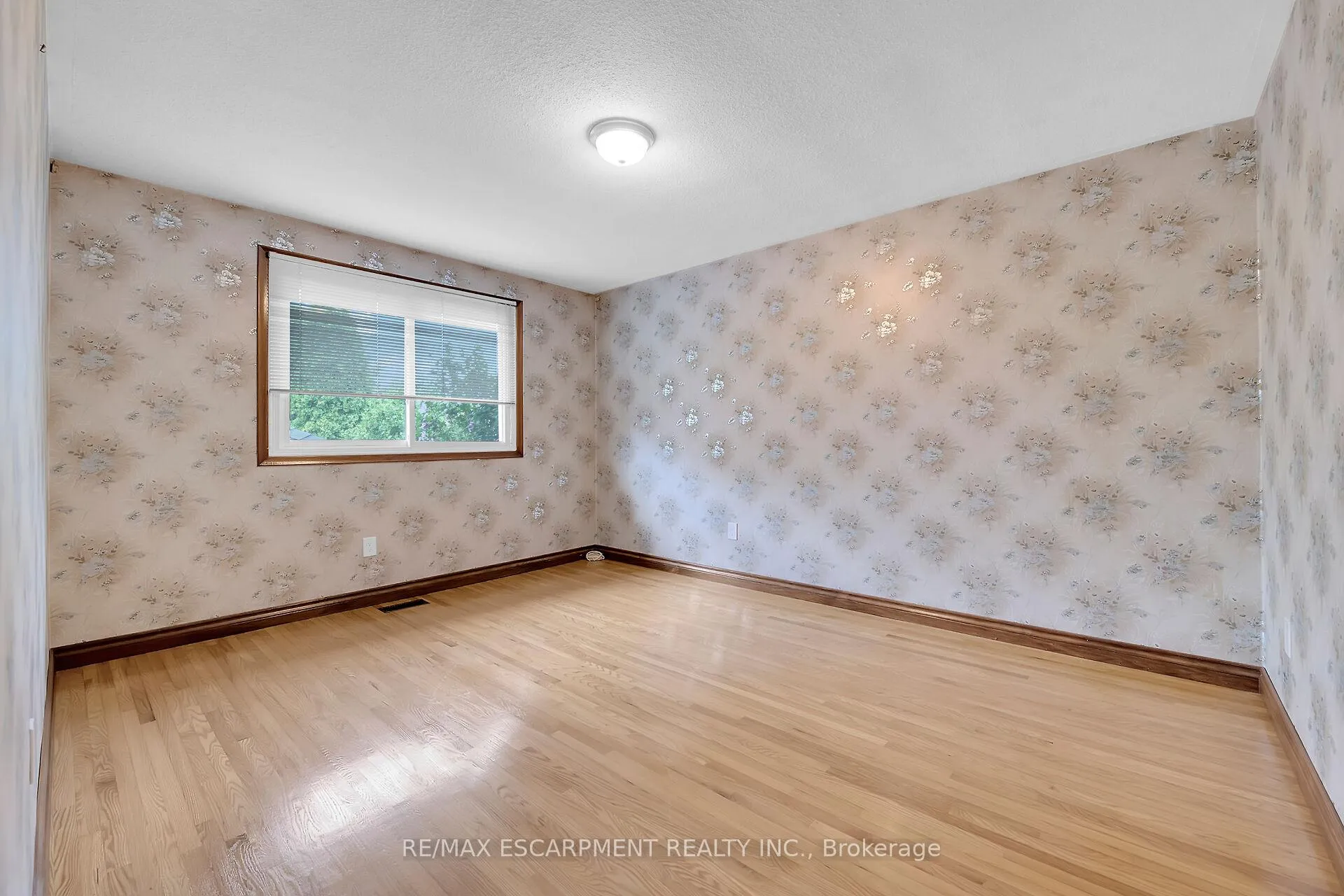 Photo 16 of 231 Green Road, Hamilton, Stoney Creek — HOMEH