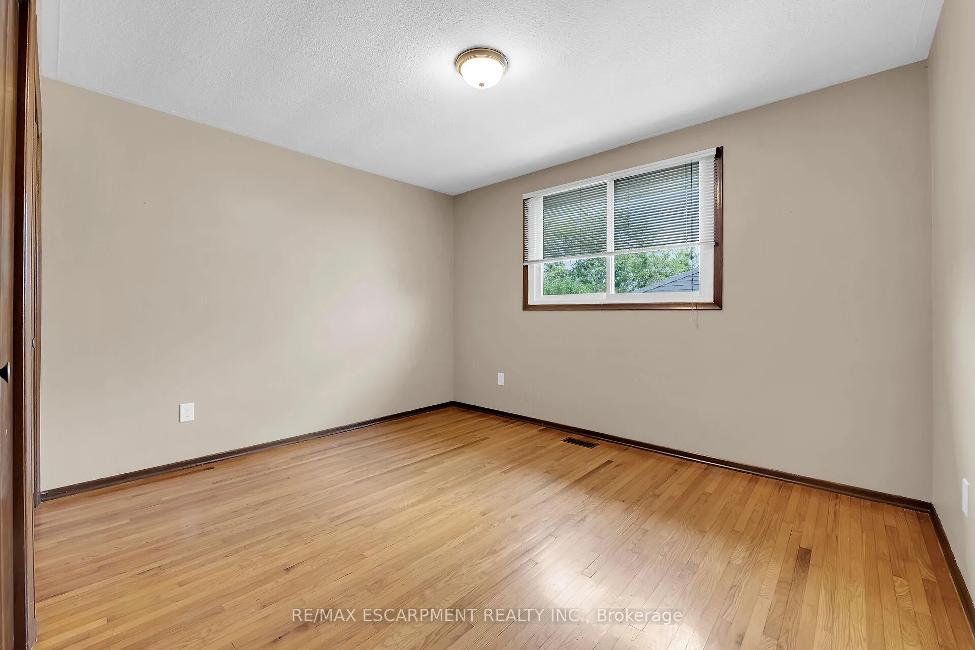 Photo 18 of 231 Green Road, Hamilton, Stoney Creek — HOMEH