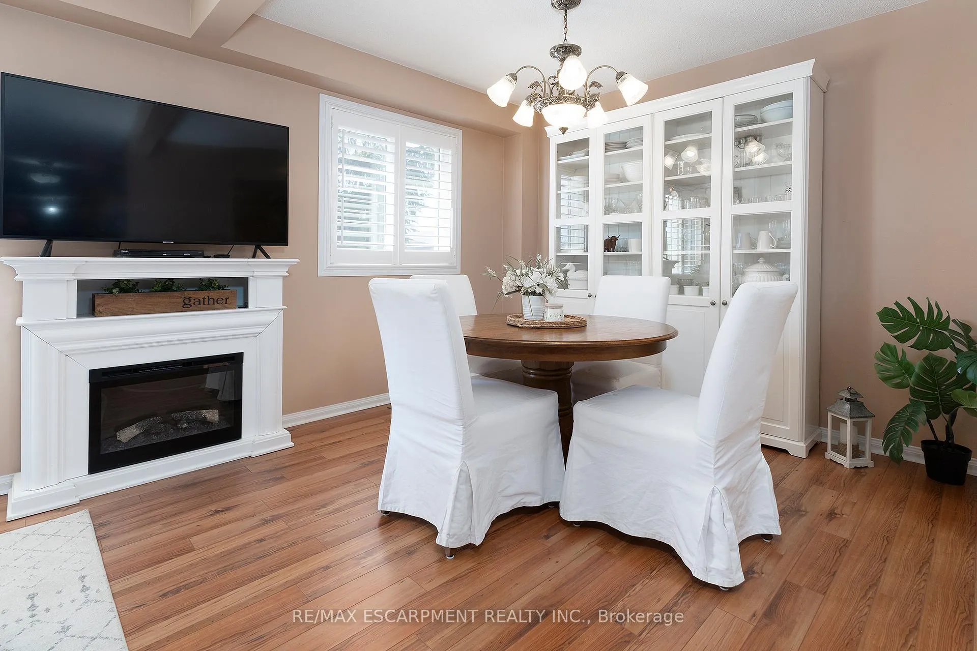 Photo 9 of 50 Ossington Drive, Hamilton, Broughton — HOMEH