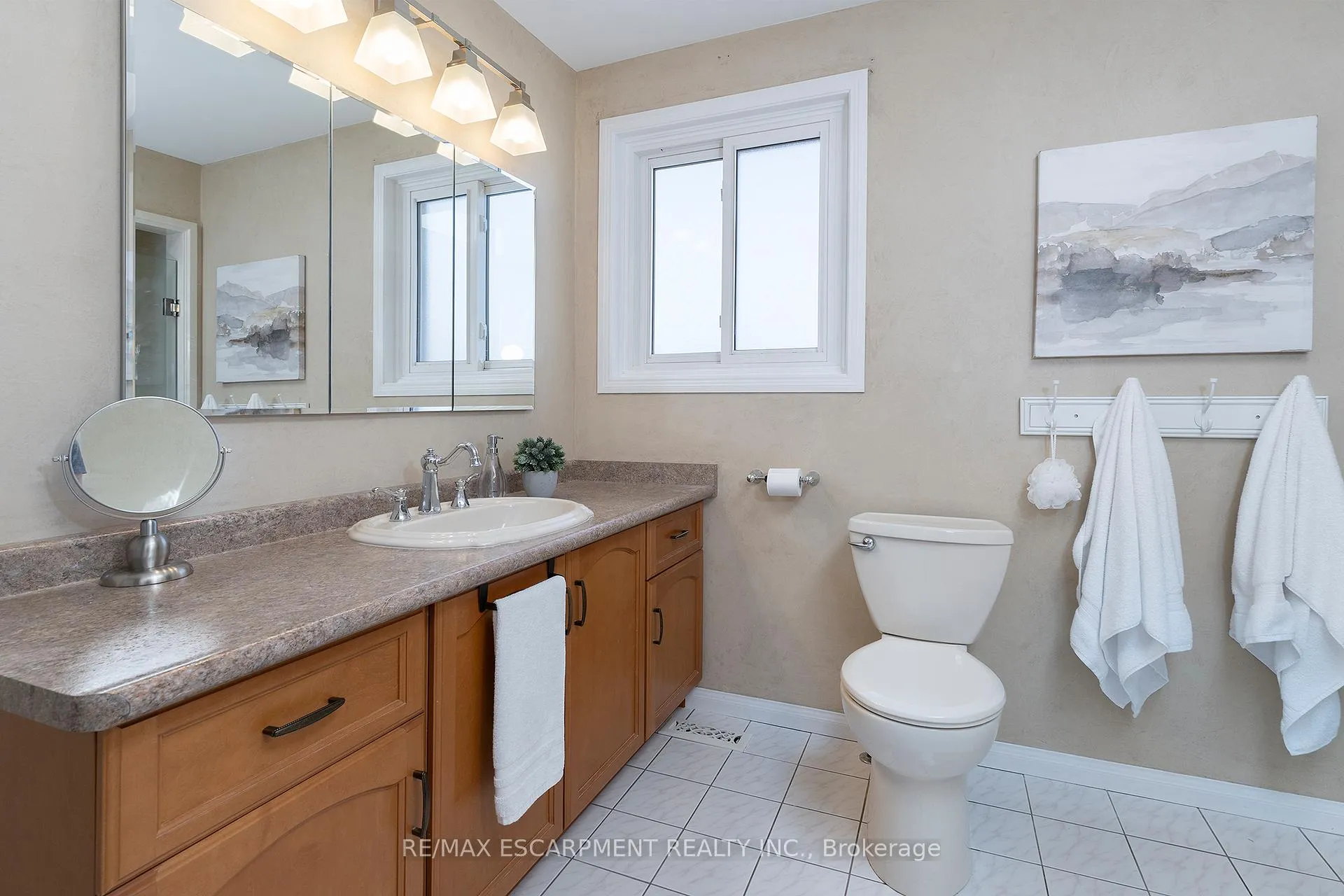 Photo 18 of 50 Ossington Drive, Hamilton, Broughton — HOMEH