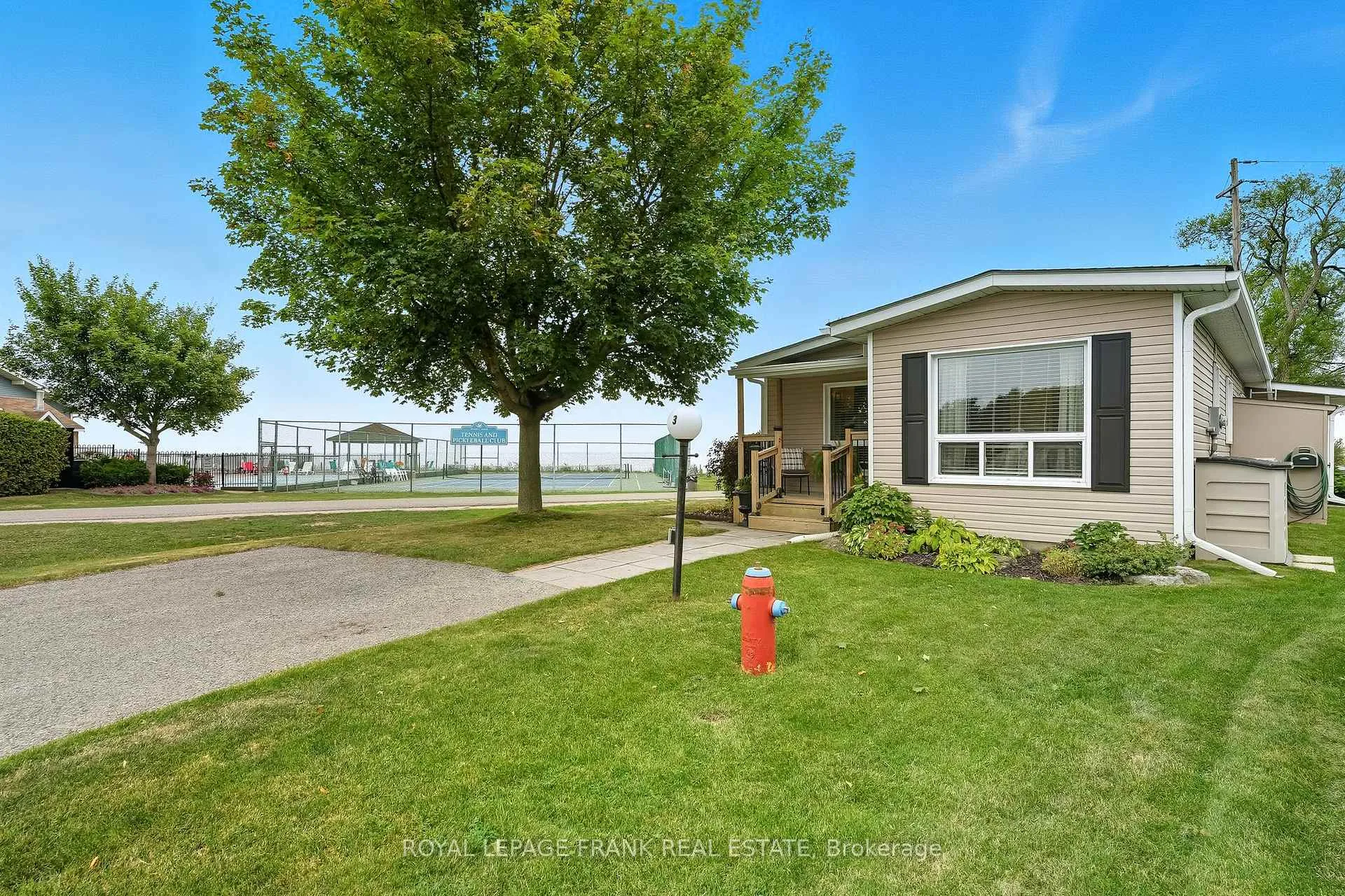 Photo 4 of 3 Wheelhouse Drive, Clarington, Newcastle — HOMEH