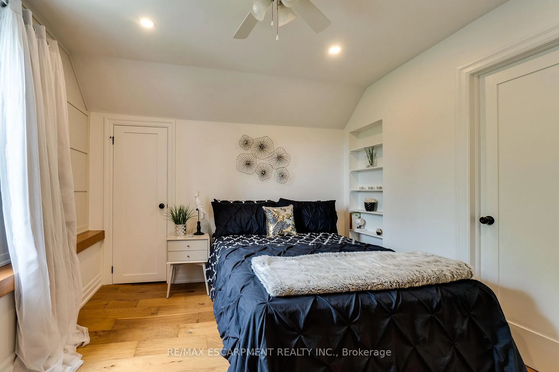 Photo 32 of 56 Highcliffe Avenue, Hamilton, Centremount — HOMEH
