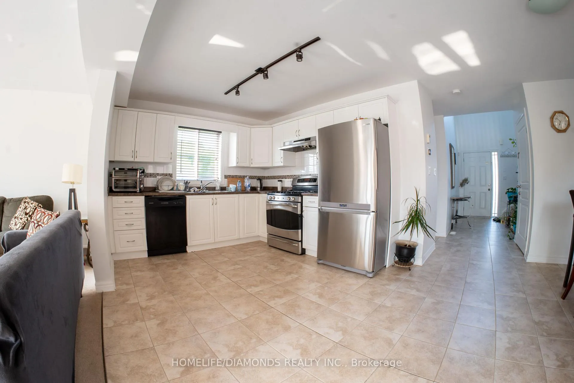 Photo 9 of 6857 Ailanthus Avenue, Niagara Falls, Arad/Fallsview — HOMEH