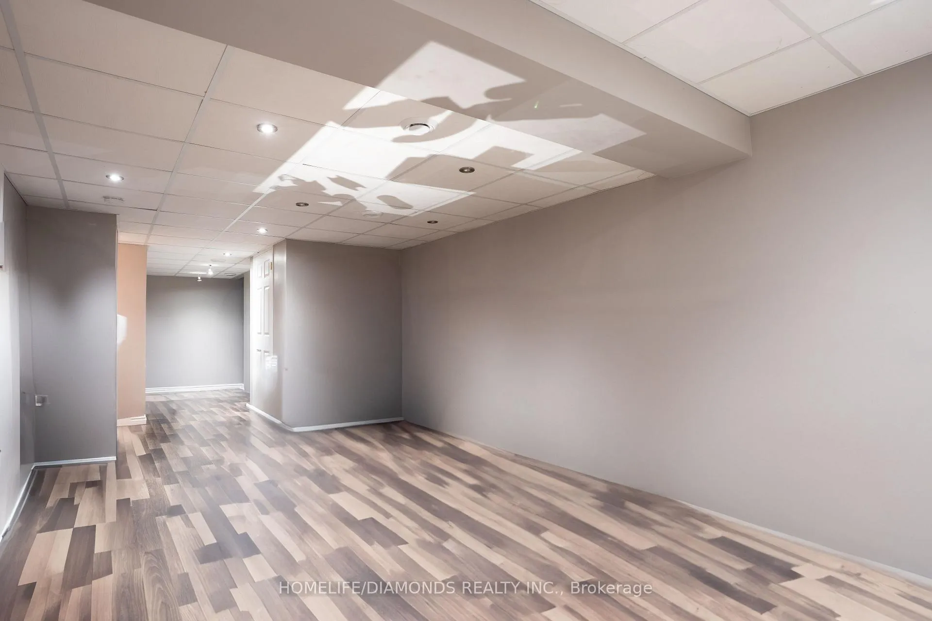 Photo 33 of 6857 Ailanthus Avenue, Niagara Falls, Arad/Fallsview — HOMEH