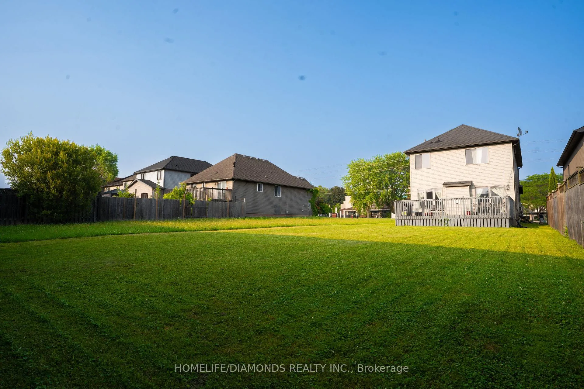 Photo 42 of 6857 Ailanthus Avenue, Niagara Falls, Arad/Fallsview — HOMEH