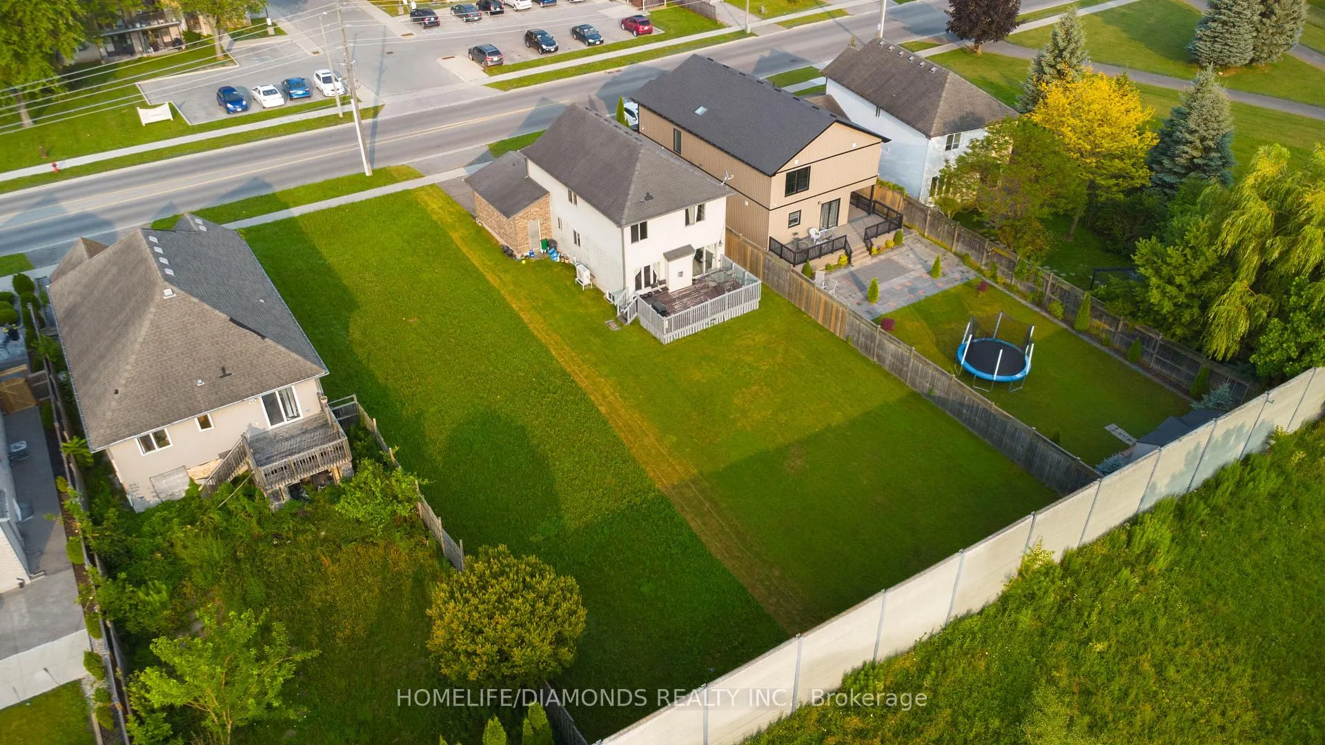 Photo 45 of 6857 Ailanthus Avenue, Niagara Falls, Arad/Fallsview — HOMEH