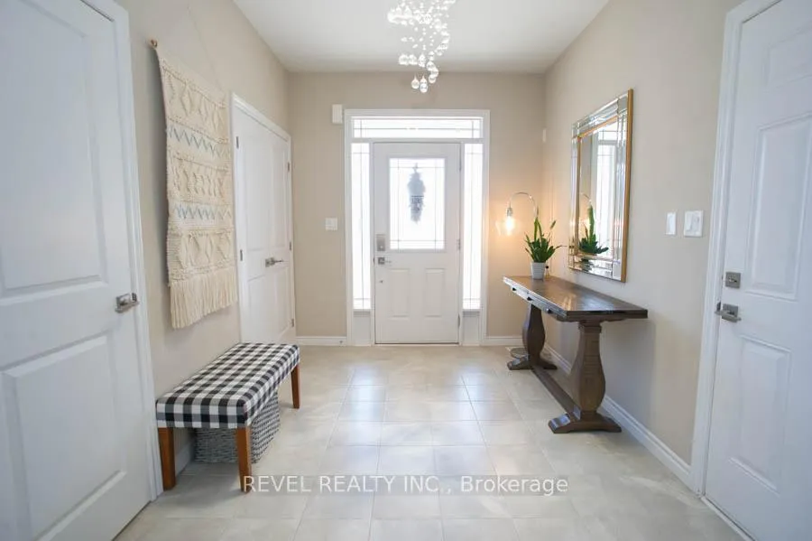 Photo 4 of 28 Vic Chambers Place, Brant, Paris — HOMEH