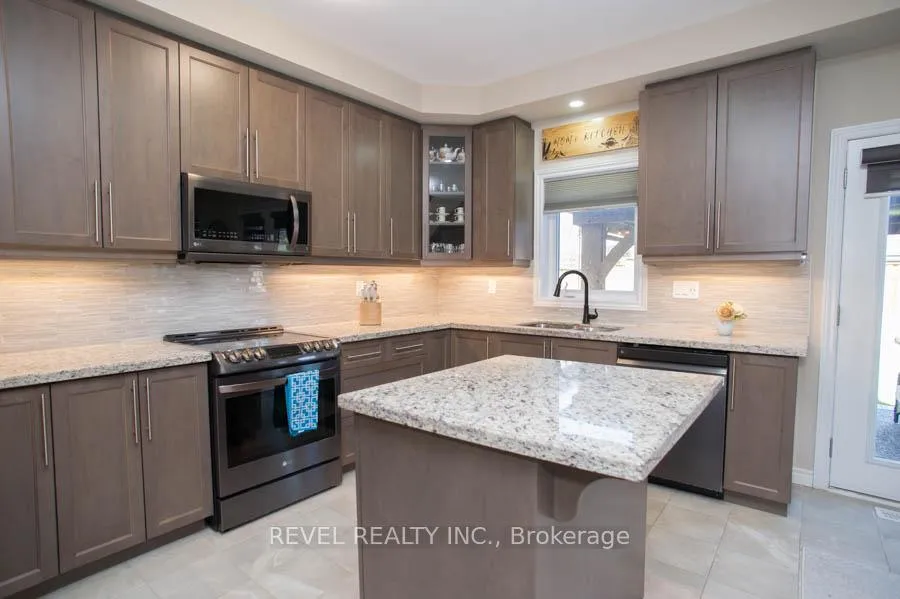 Photo 14 of 28 Vic Chambers Place, Brant, Paris — HOMEH