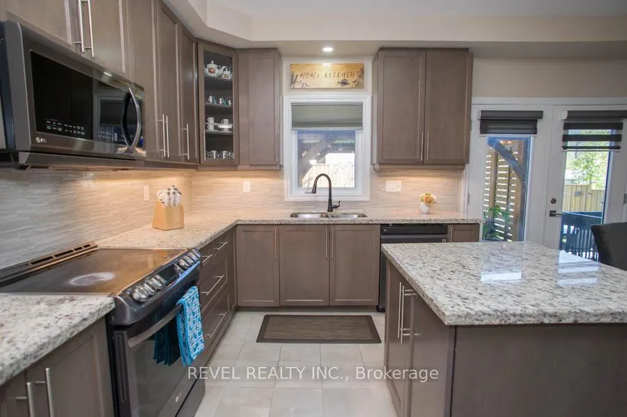 Photo 15 of 28 Vic Chambers Place, Brant, Paris — HOMEH
