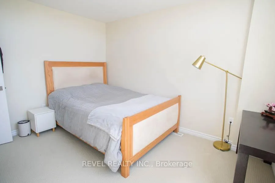 Photo 23 of 28 Vic Chambers Place, Brant, Paris — HOMEH