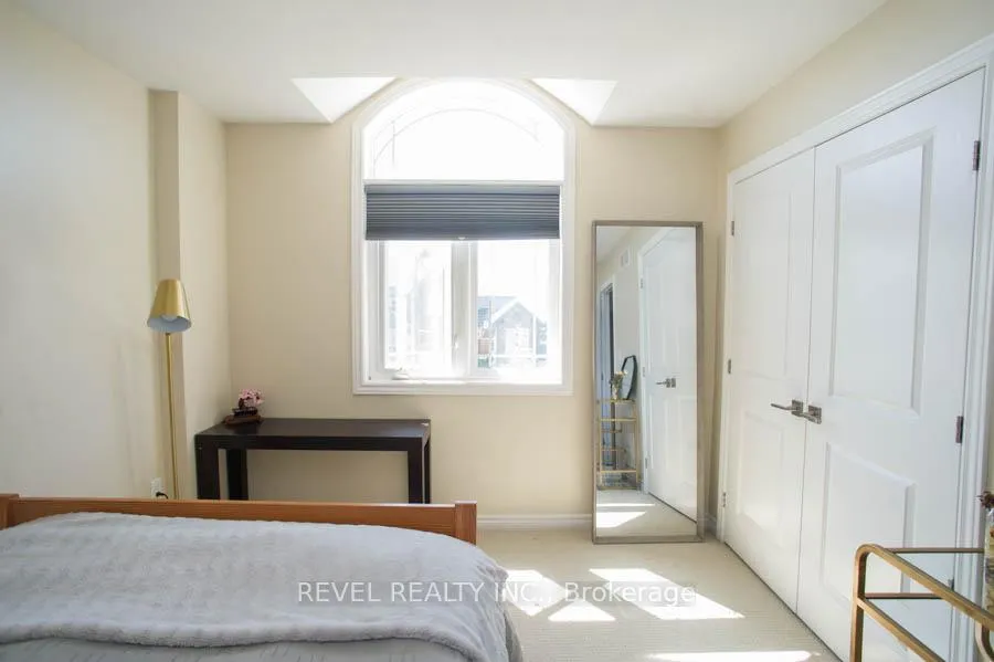 Photo 24 of 28 Vic Chambers Place, Brant, Paris — HOMEH