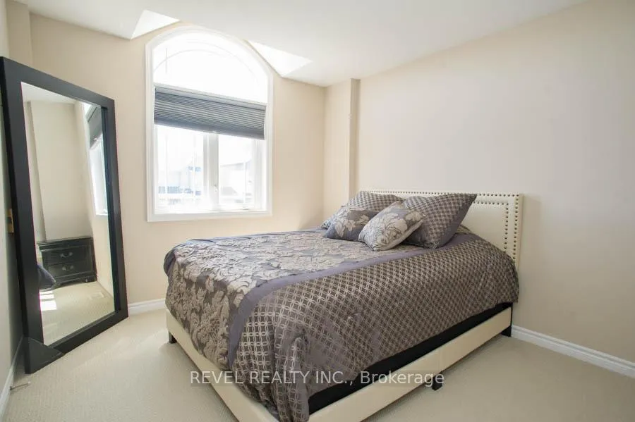 Photo 25 of 28 Vic Chambers Place, Brant, Paris — HOMEH