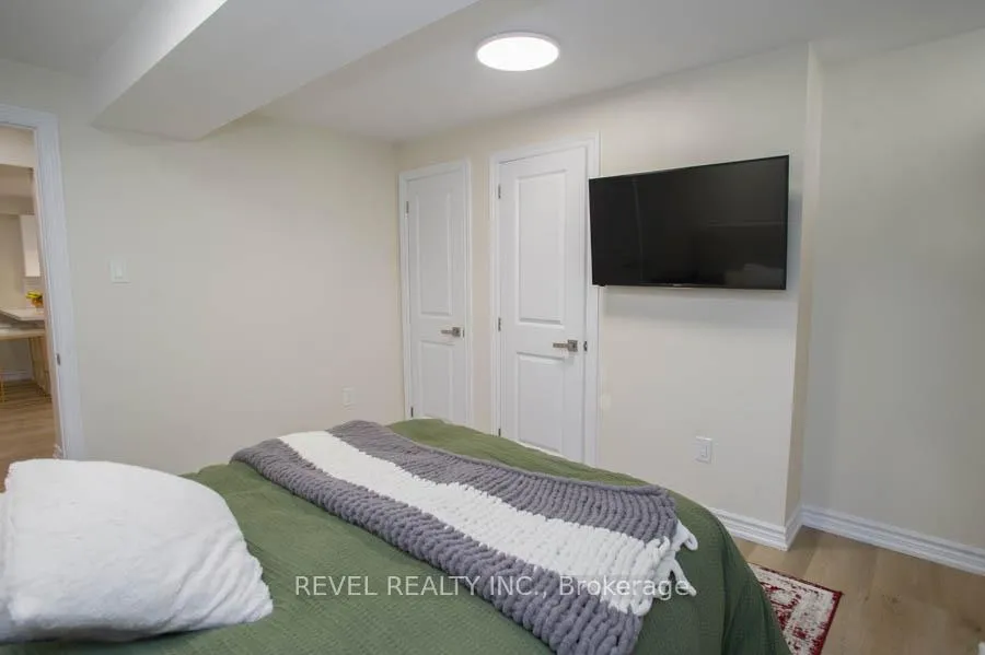 Photo 38 of 28 Vic Chambers Place, Brant, Paris — HOMEH