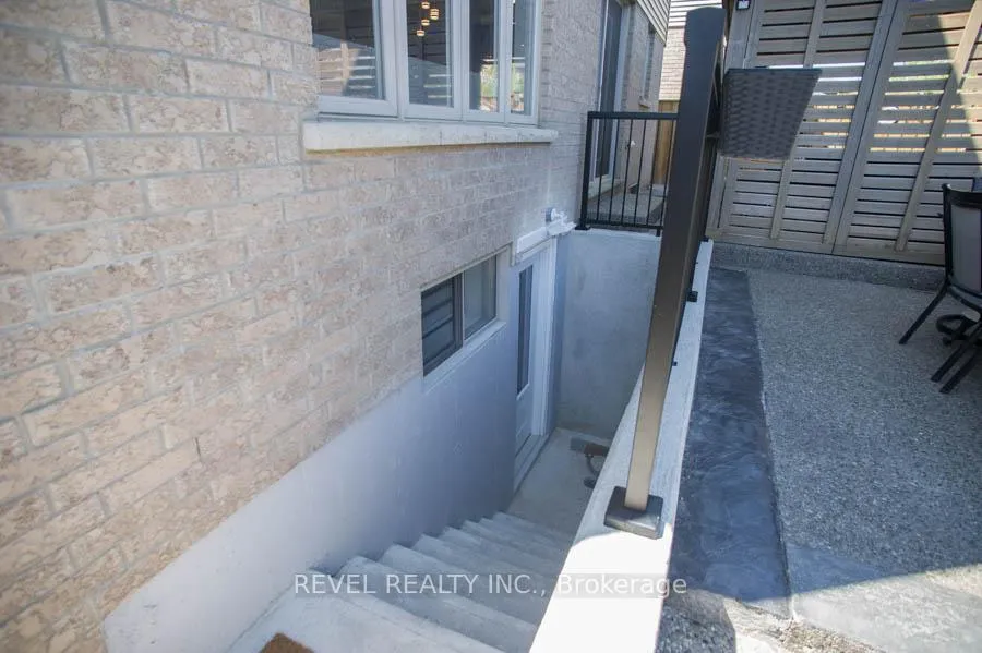 Photo 43 of 28 Vic Chambers Place, Brant, Paris — HOMEH