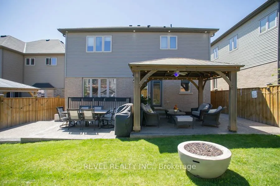 Photo 45 of 28 Vic Chambers Place, Brant, Paris — HOMEH