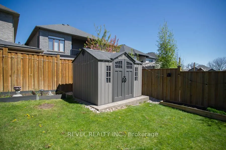 Photo 47 of 28 Vic Chambers Place, Brant, Paris — HOMEH