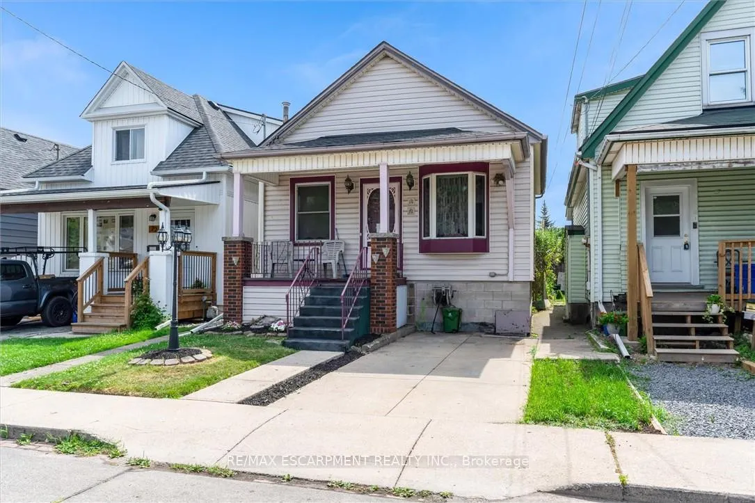 Photo 2 of 70 Norman Street, Hamilton, Crown Point — HOMEH