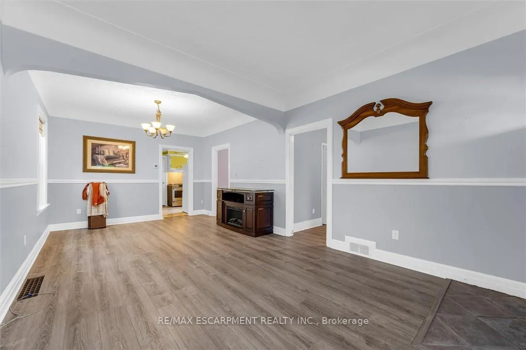 Photo 4 of 70 Norman Street, Hamilton, Crown Point — HOMEH