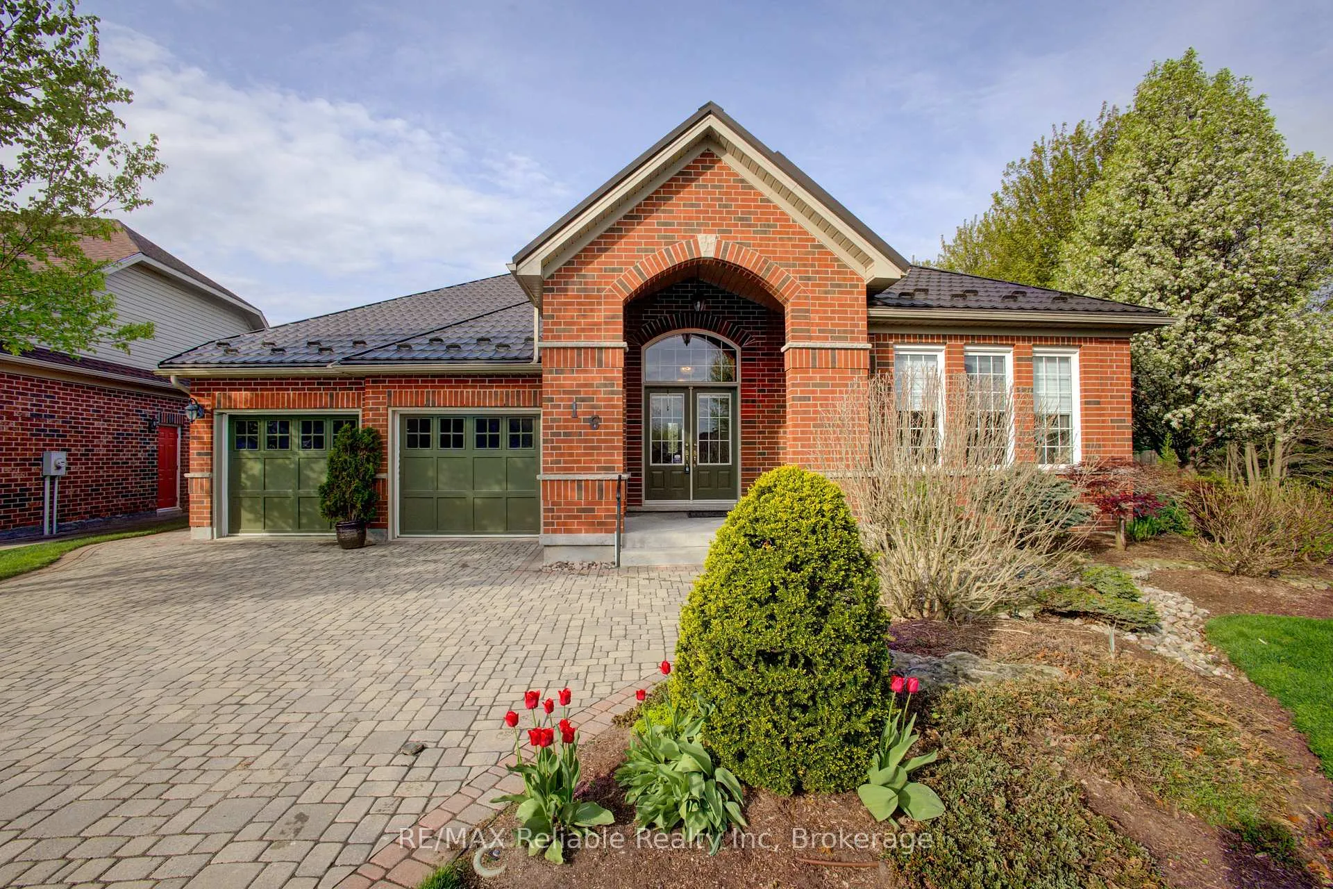 Photo 3 of 16 Stornoway Crescent, Huron East, Seaforth — HOMEH