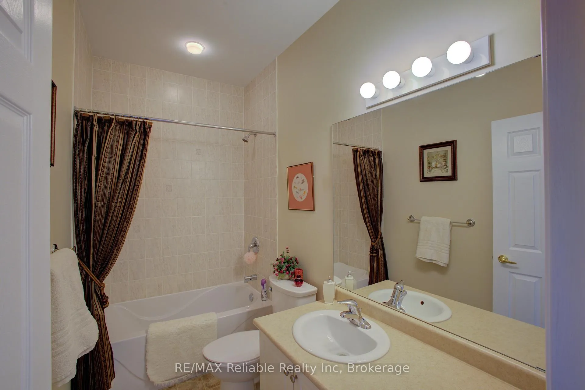 Photo 20 of 16 Stornoway Crescent, Huron East, Seaforth — HOMEH