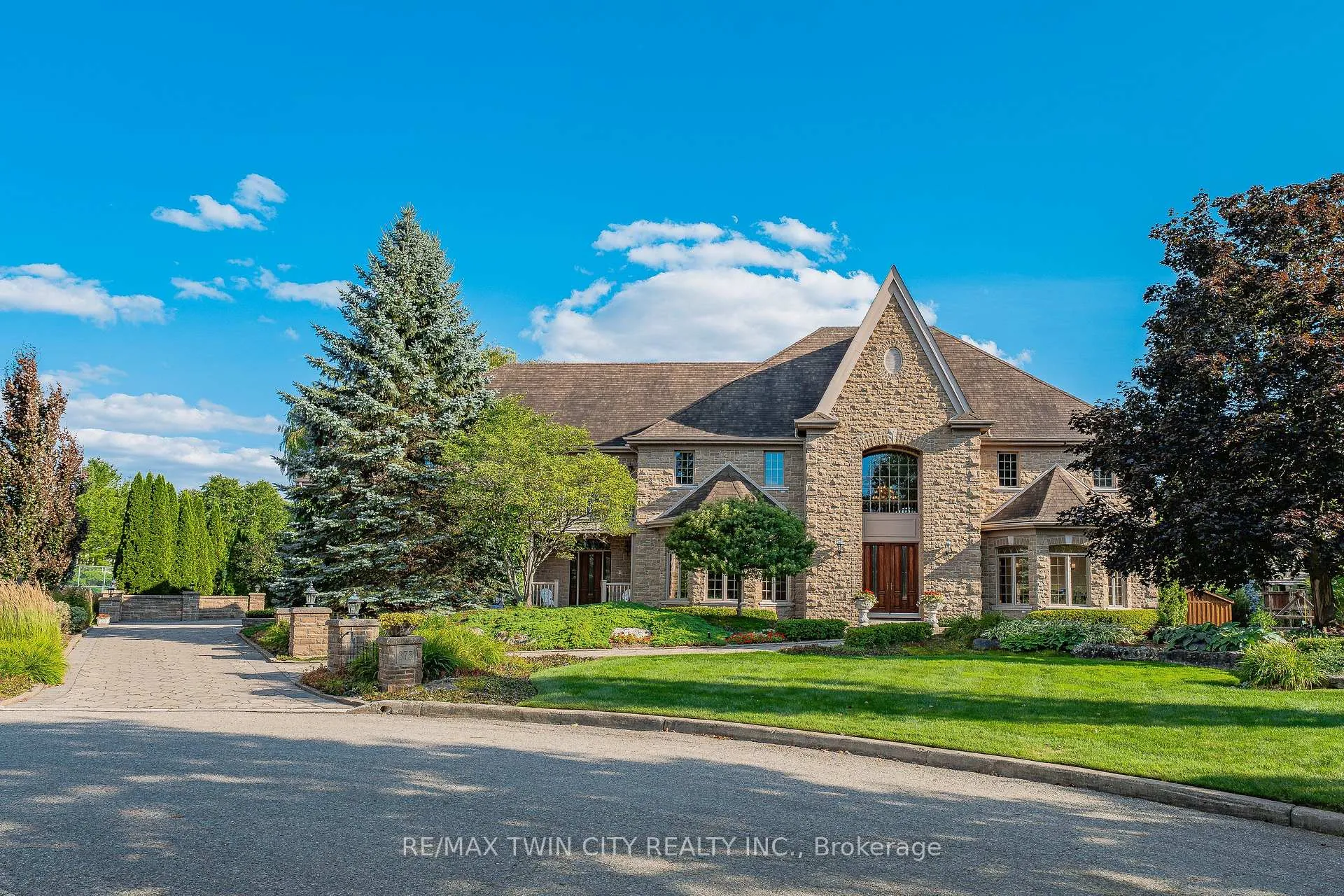 Photo 5 of 375 River Oak Place, Waterloo — HOMEH