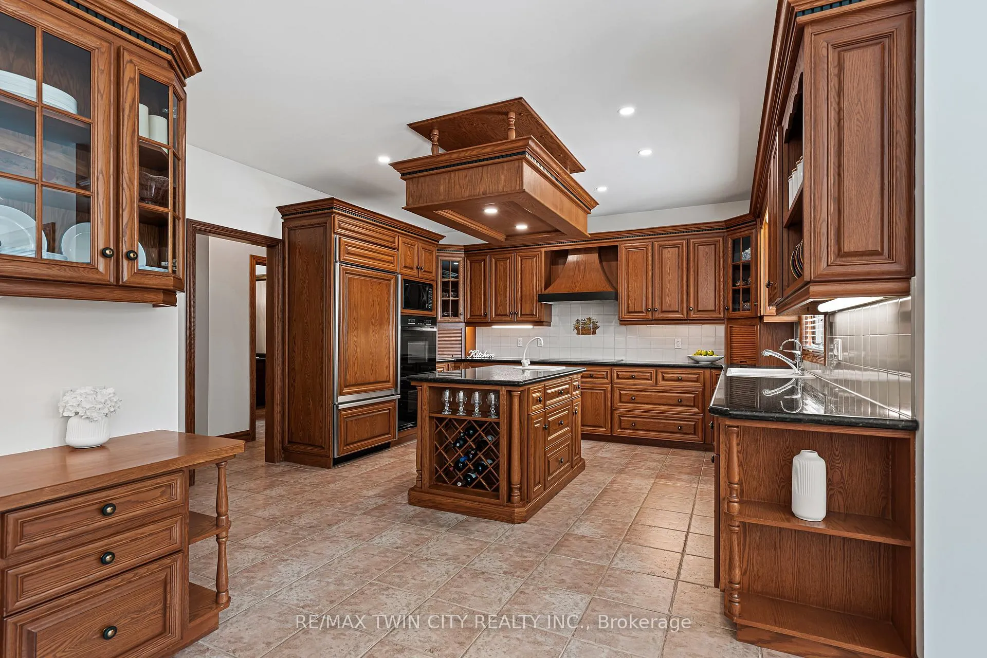 Photo 14 of 375 River Oak Place, Waterloo — HOMEH