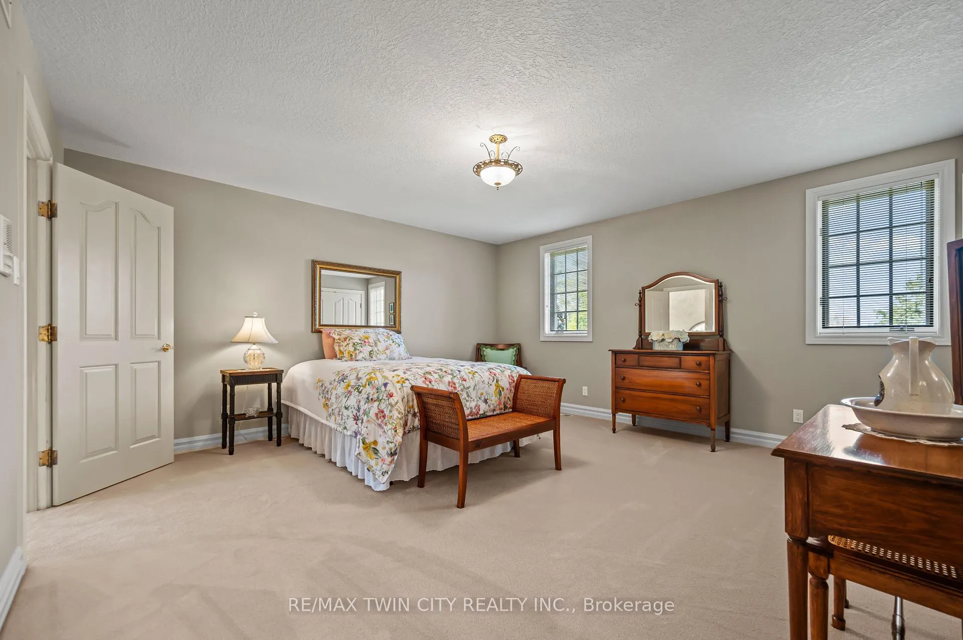 Photo 31 of 375 River Oak Place, Waterloo — HOMEH