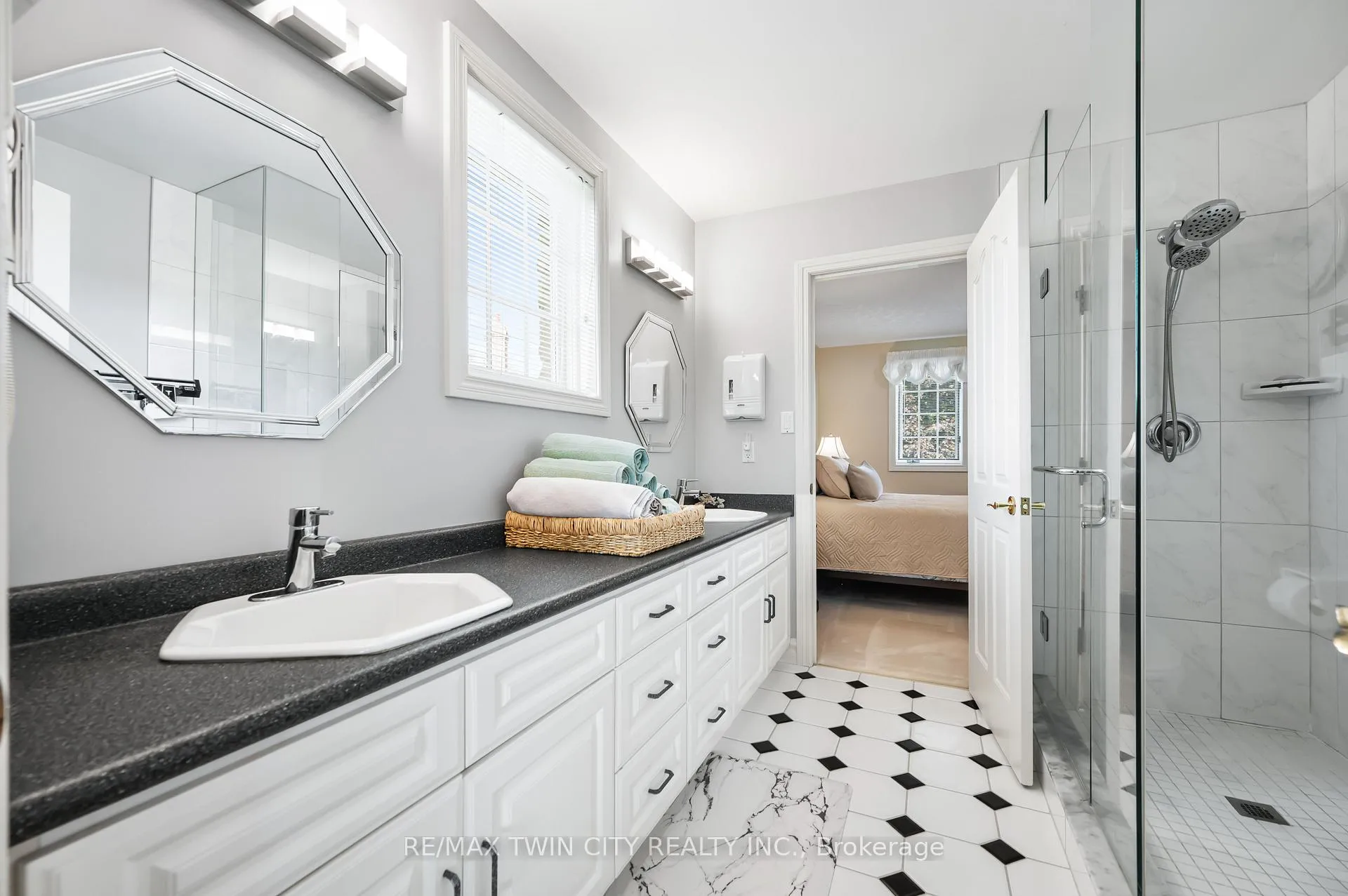 Photo 32 of 375 River Oak Place, Waterloo — HOMEH